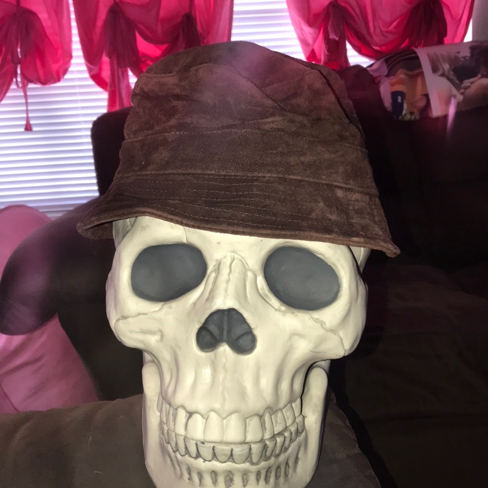 Suede/leather bucket hat